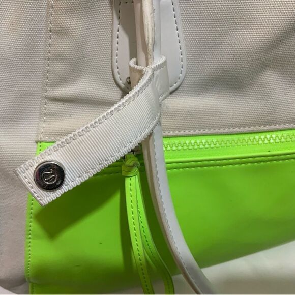 lululemon vinyasa to vino tote bag - Picture 12 of 16